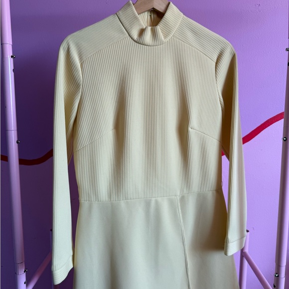 Elegant Butter Yellow Long-Sleeve A-Line Dress - Picture 3 of 4